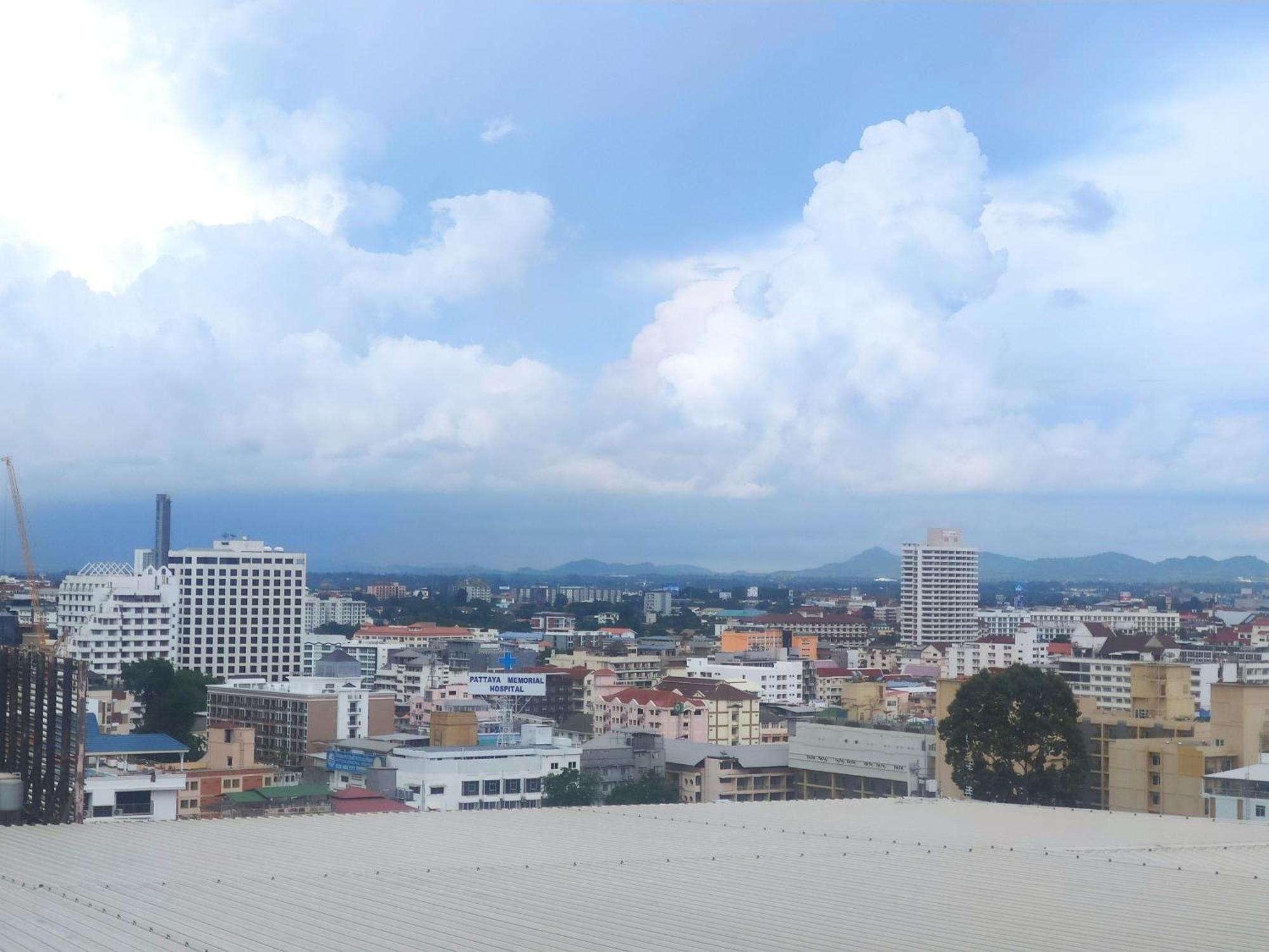 View Talay 6 Pattaya Beach By Anatolia Condo Suite Exterior photo