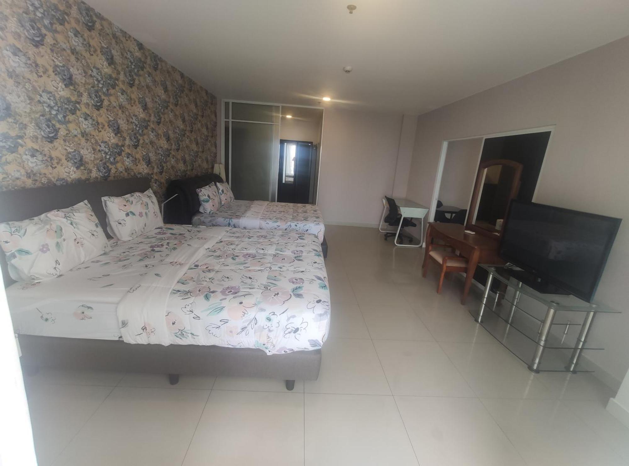 View Talay 6 Pattaya Beach By Anatolia Condo Suite Exterior photo