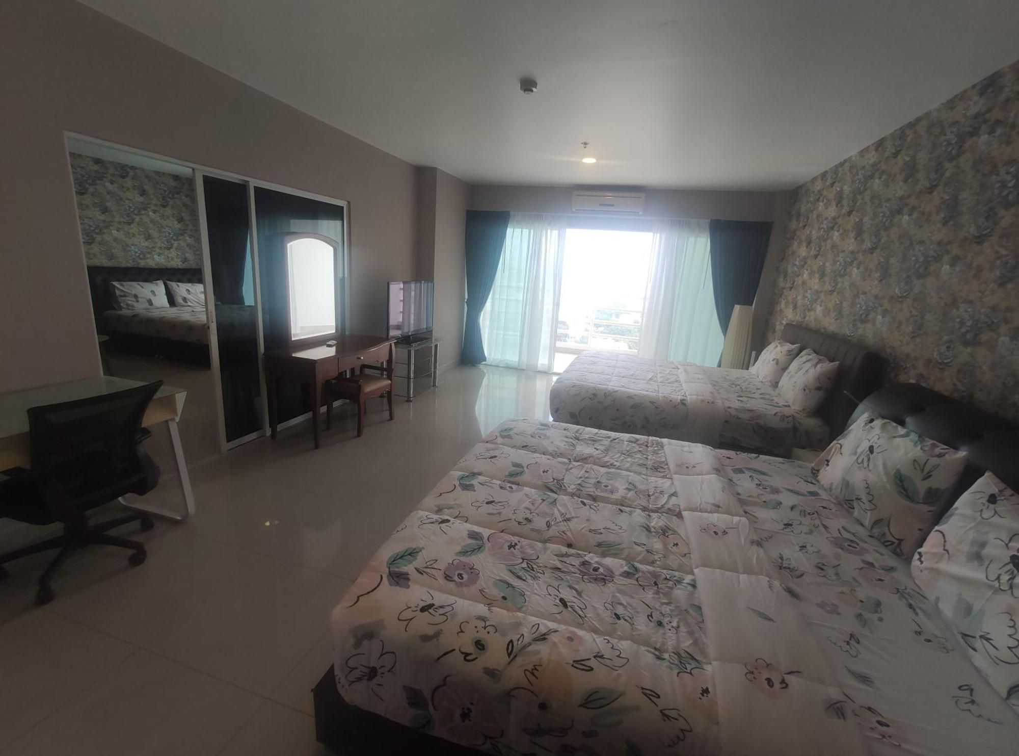 View Talay 6 Pattaya Beach By Anatolia Condo Suite Exterior photo
