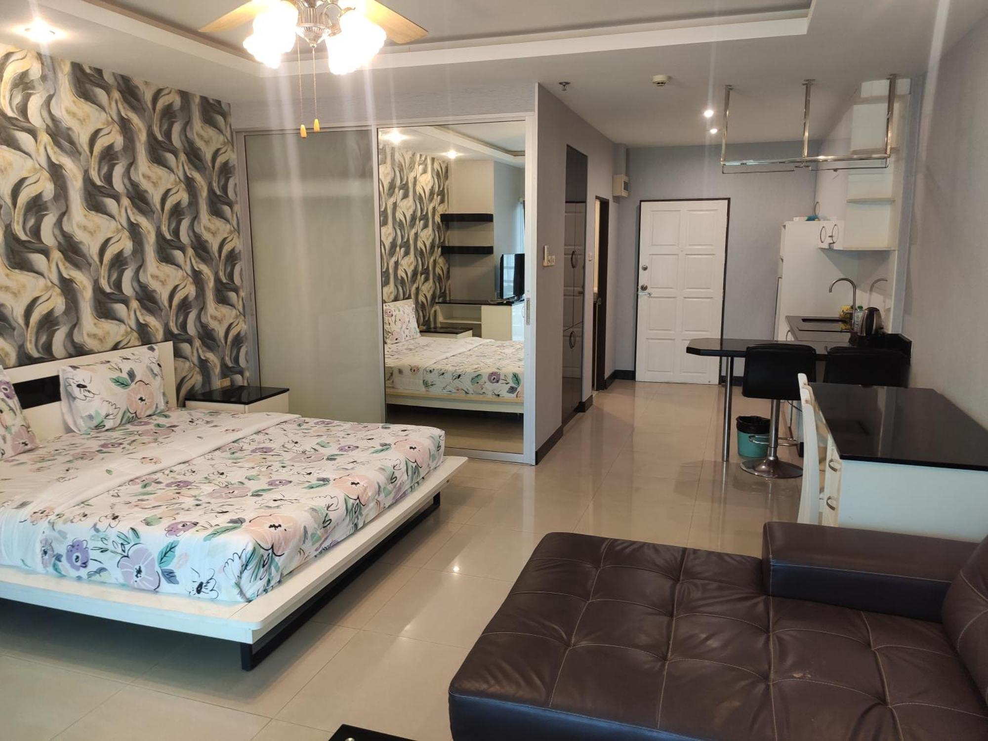 View Talay 6 Pattaya Beach By Anatolia Condo Suite Exterior photo