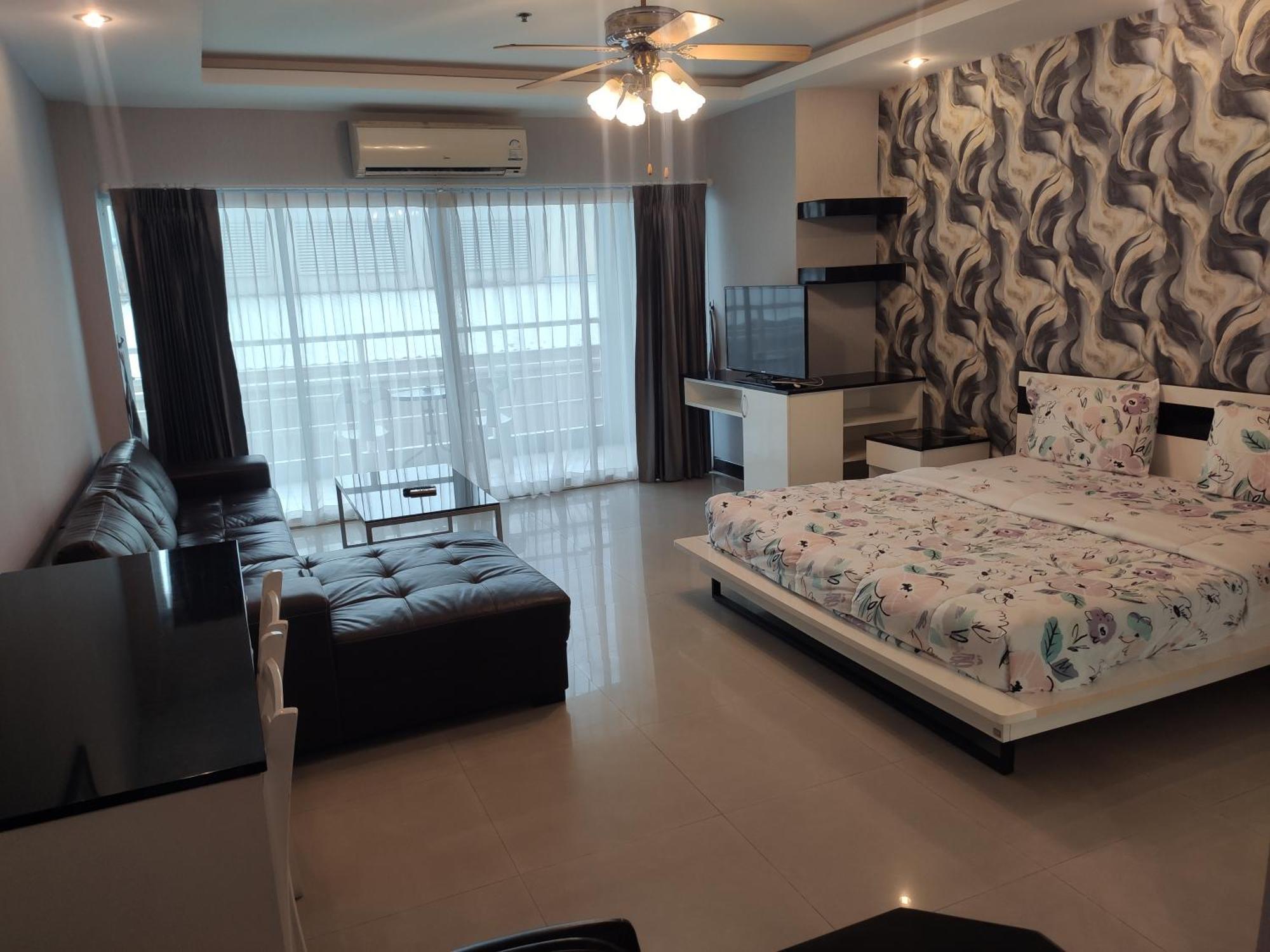 View Talay 6 Pattaya Beach By Anatolia Condo Suite Exterior photo