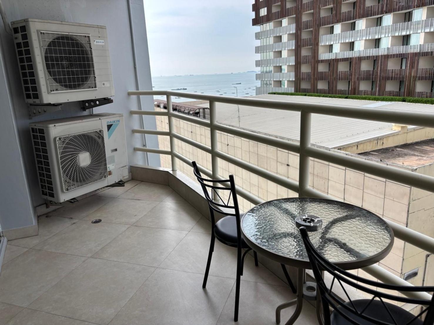 View Talay 6 Pattaya Beach By Anatolia Condo Suite Exterior photo