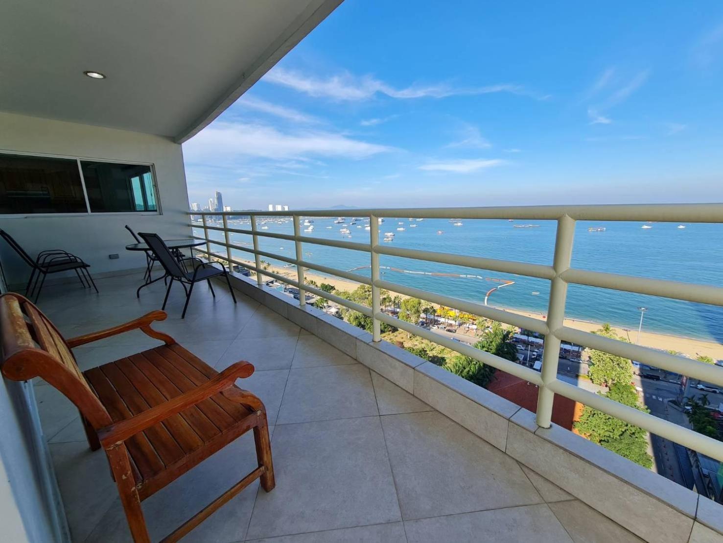 View Talay 6 Pattaya Beach By Anatolia Condo Suite Exterior photo