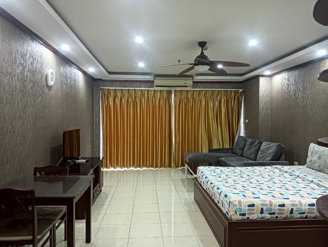 View Talay 6 Pattaya Beach By Anatolia Condo Suite Exterior photo