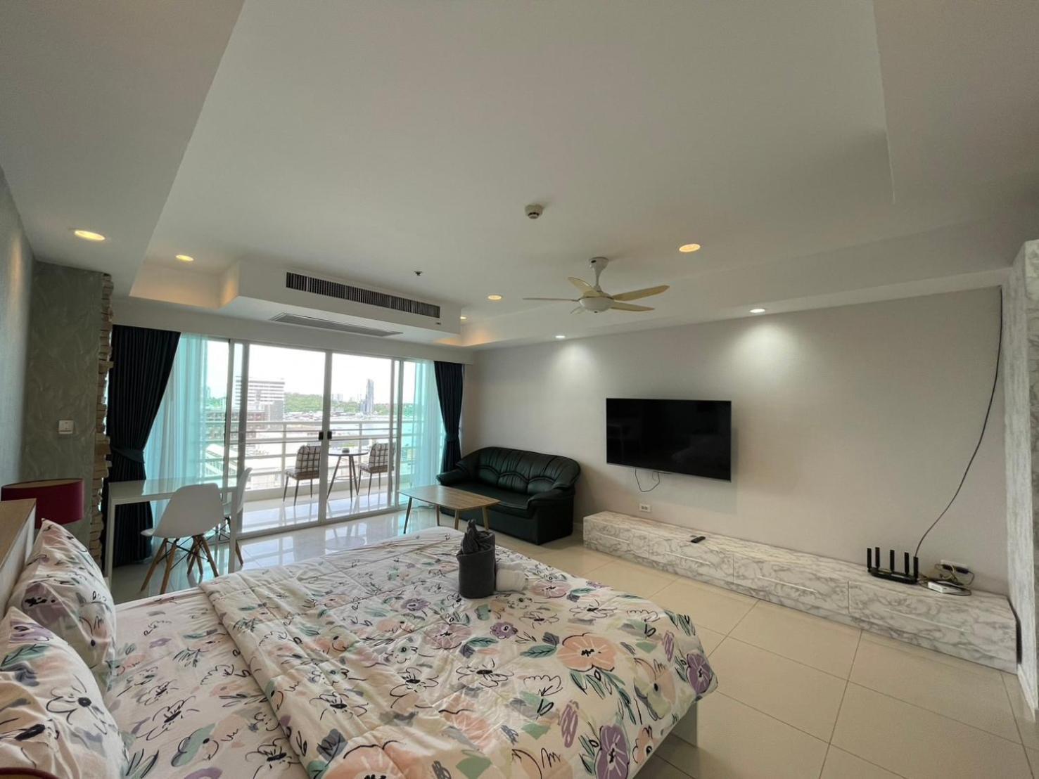 View Talay 6 Pattaya Beach By Anatolia Condo Suite Exterior photo